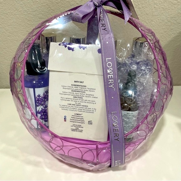 Lavender Spa Gift Basket Set for Relaxation - Picture 2 of 5